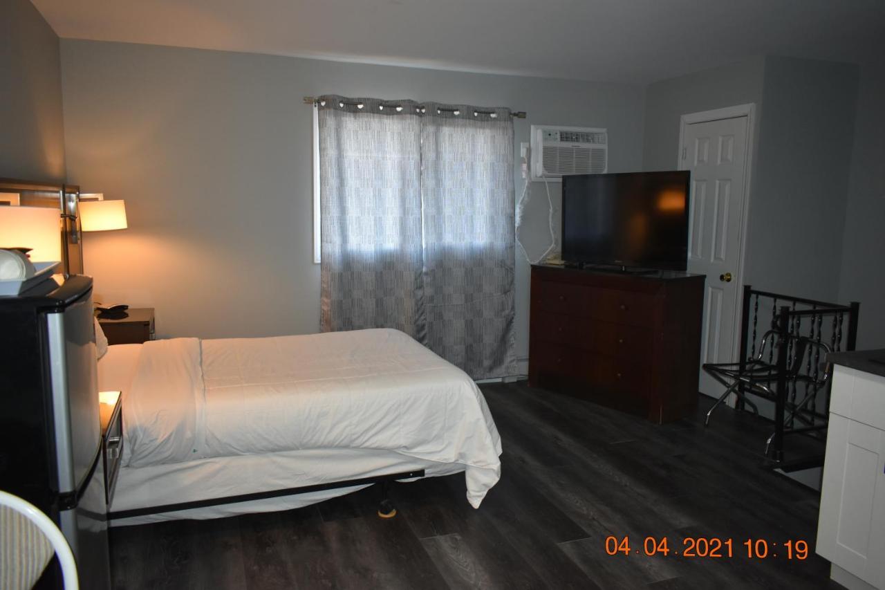 Time Travellers Motel Petawawa Ngoại thất bức ảnh