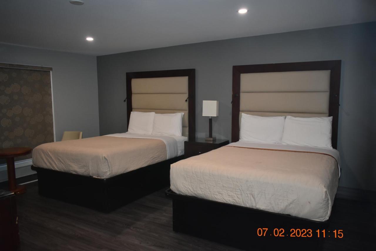 Time Travellers Motel Petawawa Ngoại thất bức ảnh