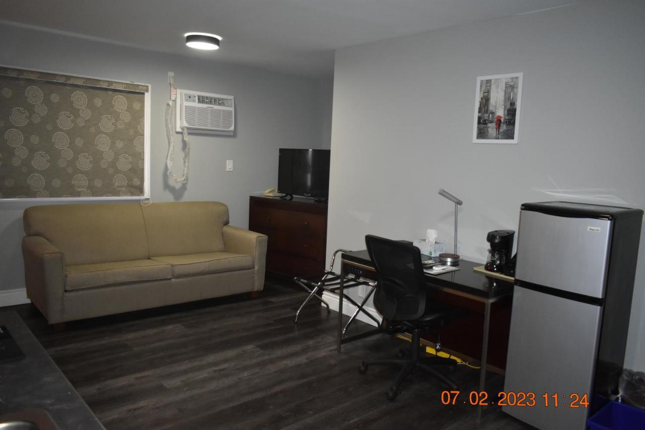 Time Travellers Motel Petawawa Ngoại thất bức ảnh