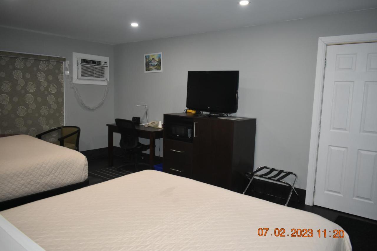 Time Travellers Motel Petawawa Ngoại thất bức ảnh