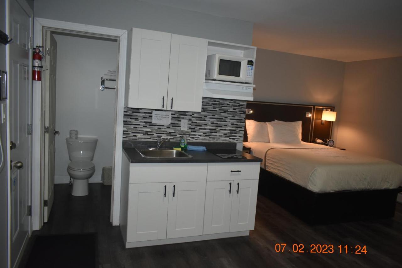 Time Travellers Motel Petawawa Ngoại thất bức ảnh