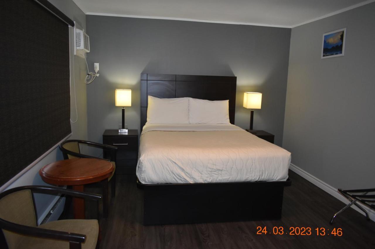 Time Travellers Motel Petawawa Ngoại thất bức ảnh