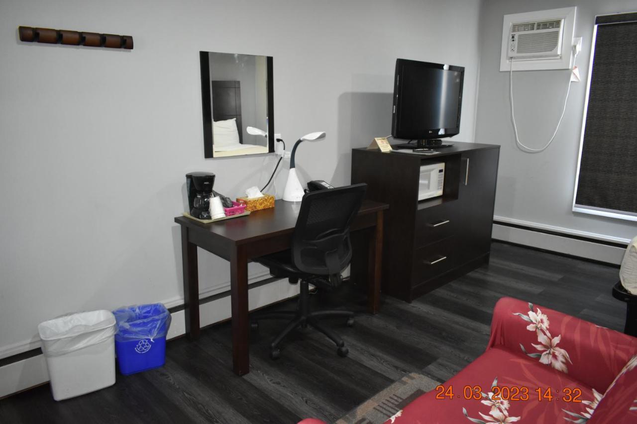 Time Travellers Motel Petawawa Ngoại thất bức ảnh